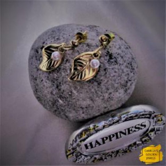 Pearl Leaf Droplet Earrings - Picture 3 of 6